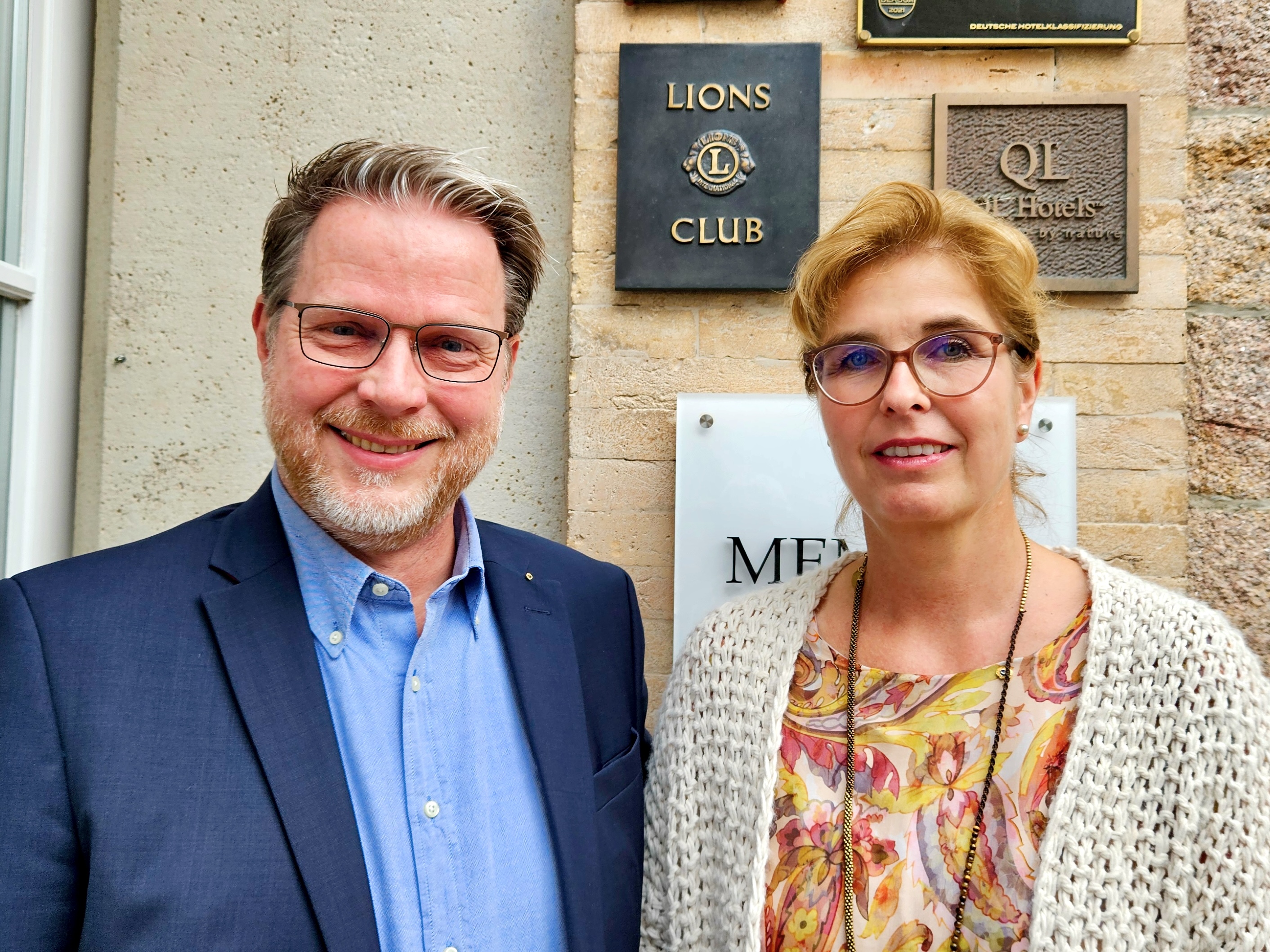 Präsidentenübergabe mit Leslie Romeo und Dr. Sigrid Engler